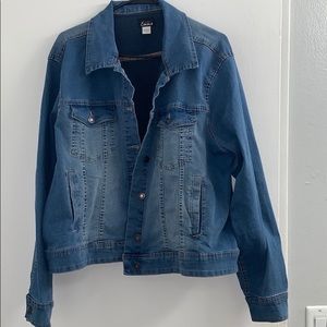 🚫🚫SOLD🚫🚫Women’s jean jacket.